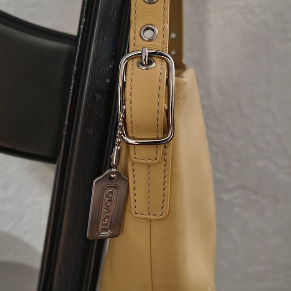 Coach Cream Shoulder Hand Bag - Picture 3 of 14